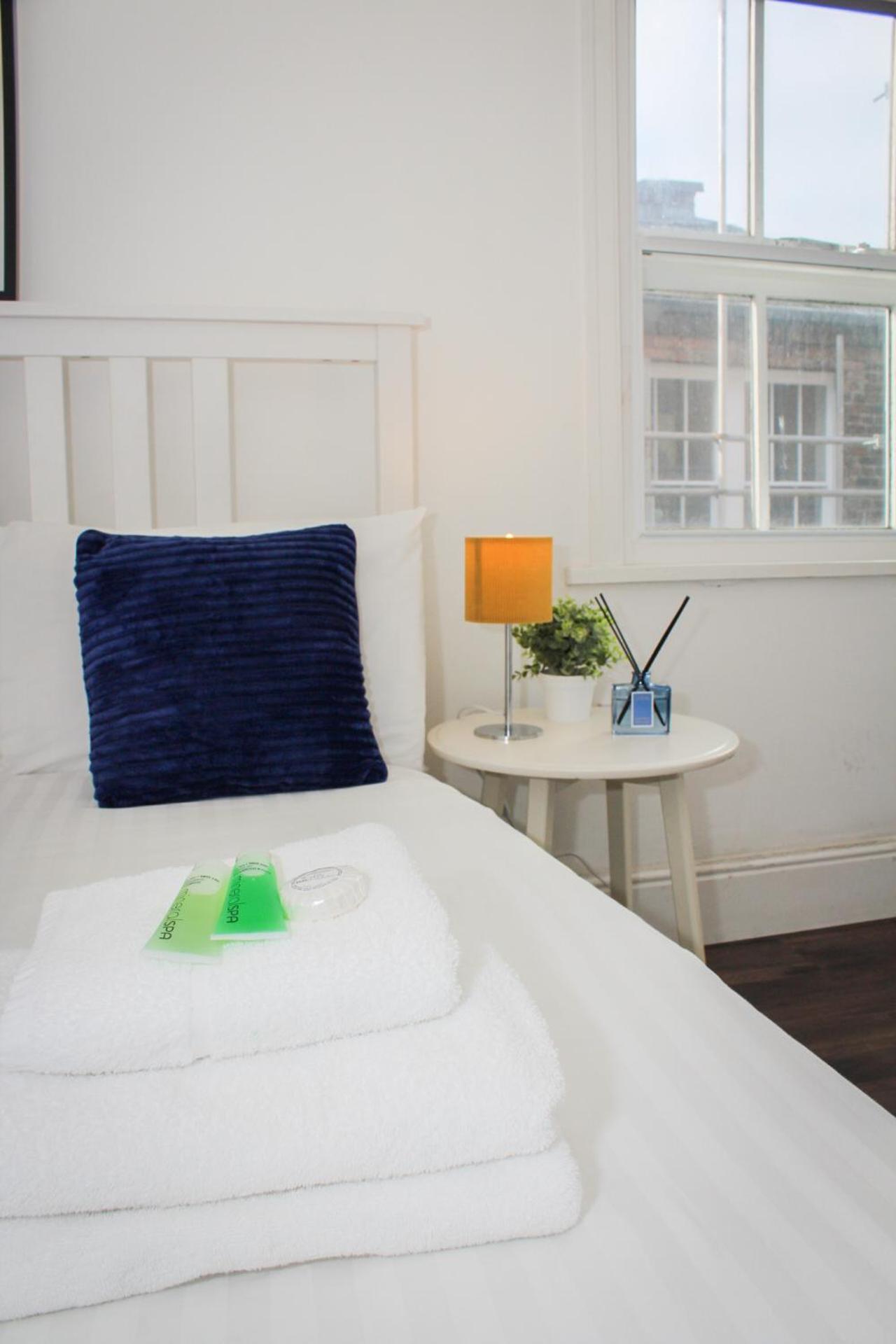L1 Boutique By Happy Days Appartement Liverpool Buitenkant foto
